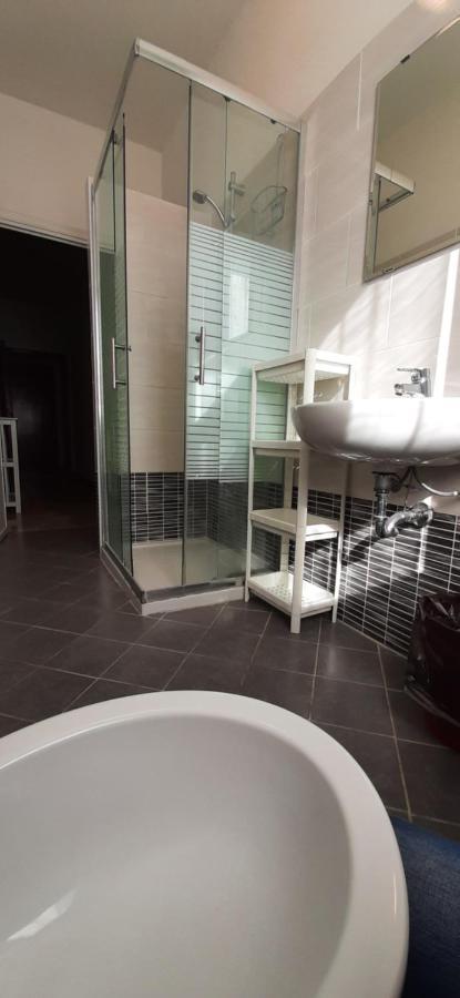 Bike And Breakfast Apartments Pietra Ligure Exterior foto